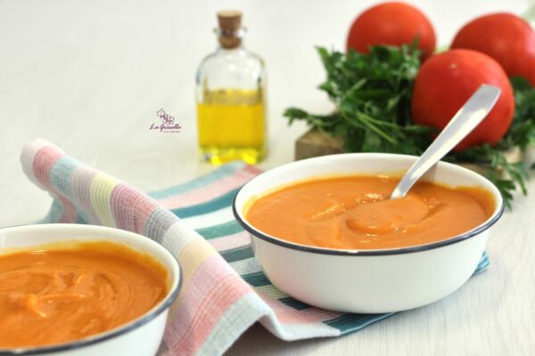 Crema de tomate con zanahoria y jengibre