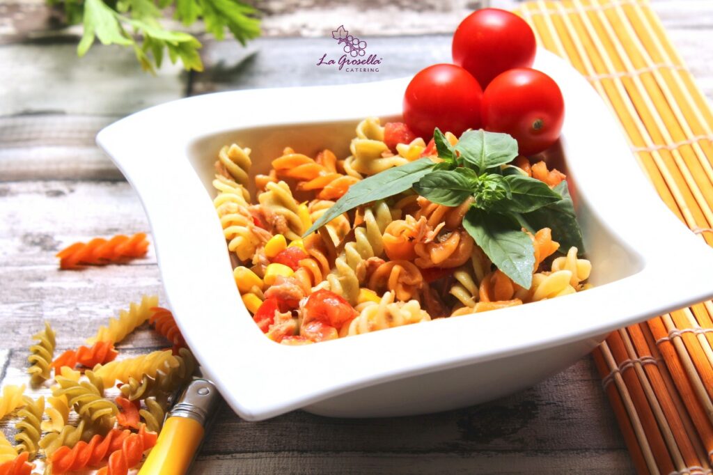 Ensalada de pasta con atún