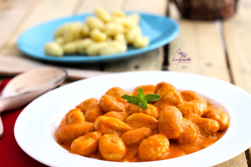 Ñoquis con salsa italiana