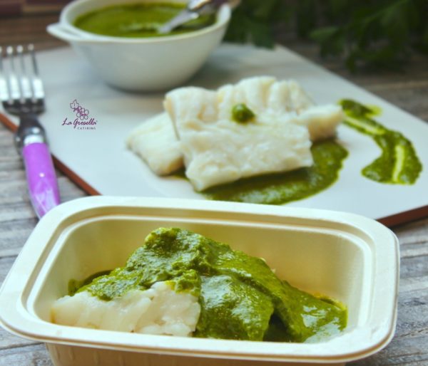 Bacalao al vapor con mojo verde de La Grosella Envase compostable