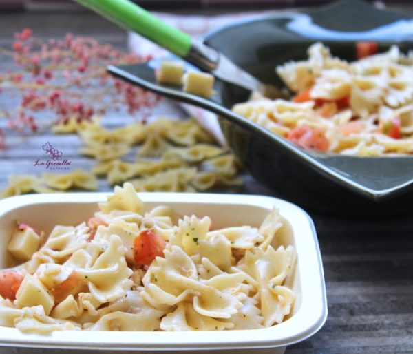 Ensalada de pasta con próvola y pollo de La Grosella Envase compostable