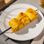 Comida a domicilio - Pinchos morunos amarillos de pollo