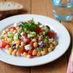 Comida a domicilio - Ensalada griega de garbanzos