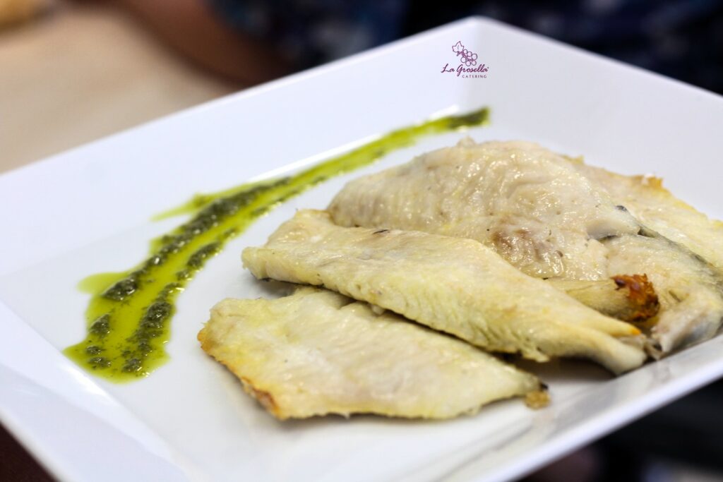 Lubina con mojo verde