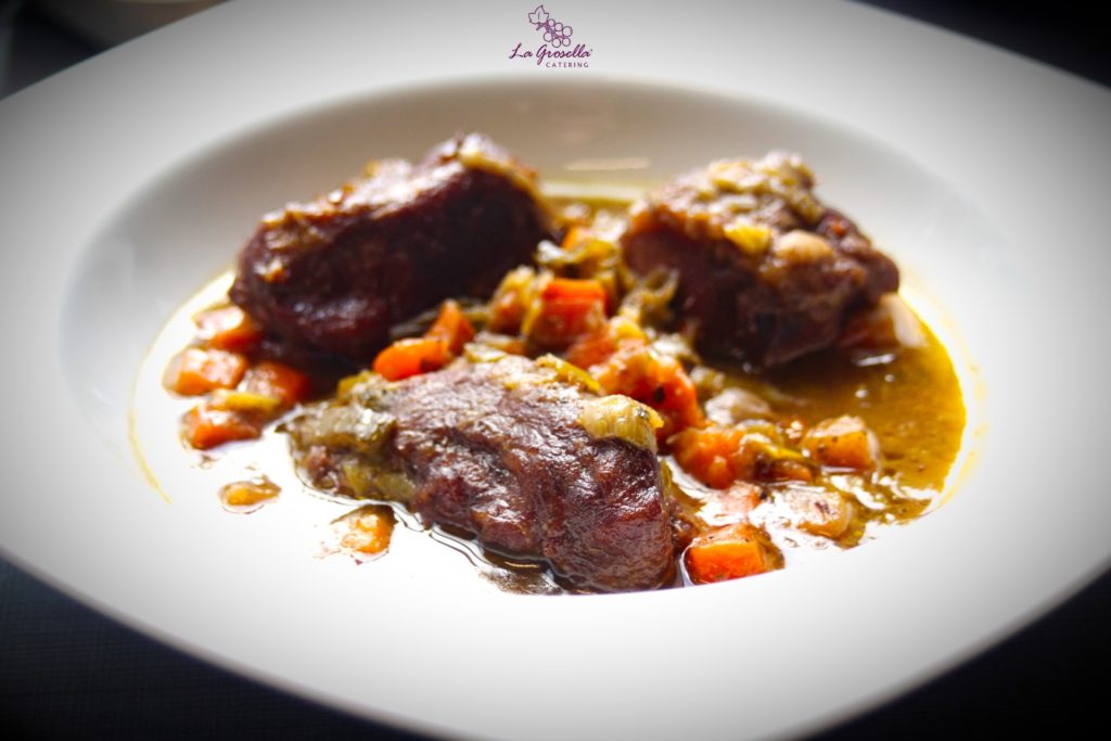 Cerdo guisado al vino blanco y romero
