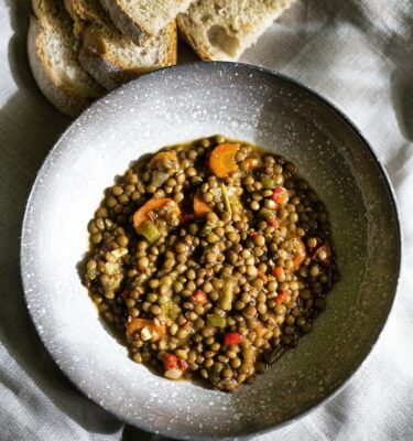 Lentejas estofadas con verduras de La Grosella foto de @sara_buzon para @davidelagrosella Instagram