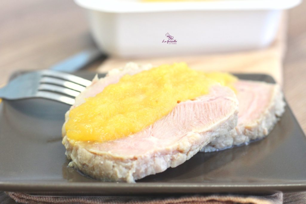 Pechuga de pavo asada con puré de piña