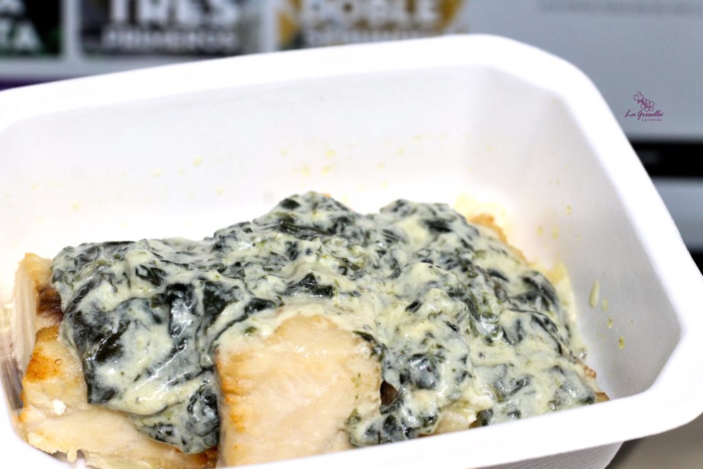 Corvina con salsa de espinacas