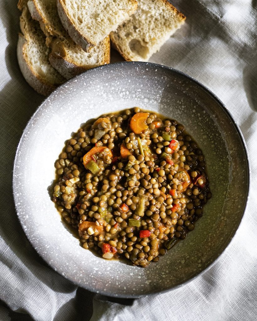 Lentejas BELUGA con ajetes y calabaza