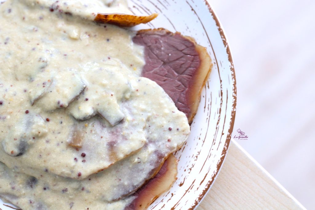 Ternera asada con salsa Strogonoff