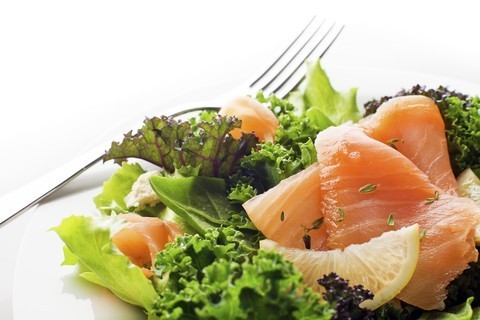 Ensalada con salmón ahumado