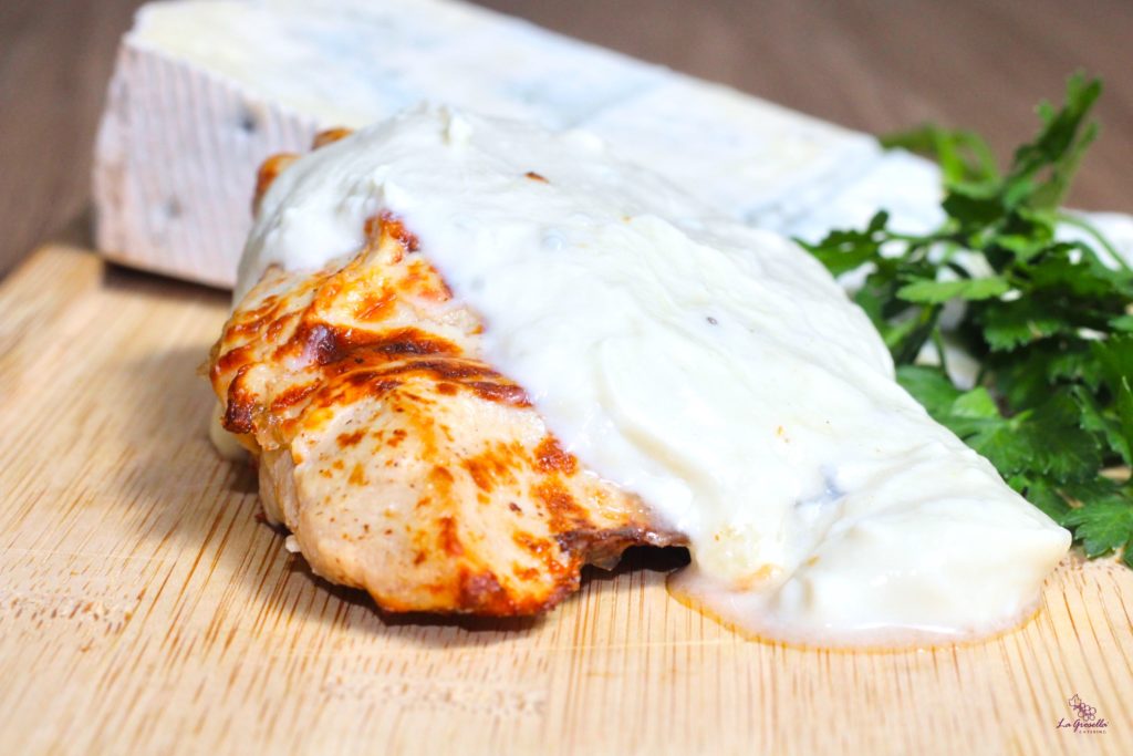 Solomillo de cerdo con salsa de queso azul