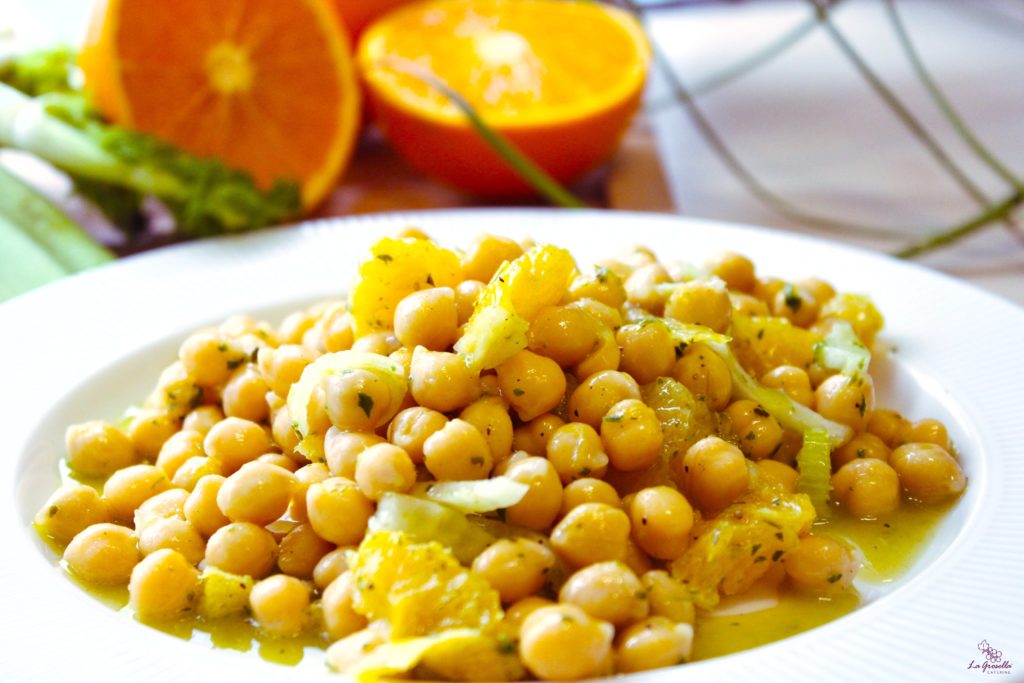 Ensalada de garbanzos con naranja e hinojo