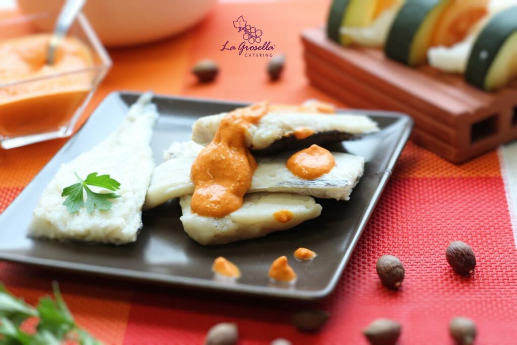 Merluza con salsa italiana