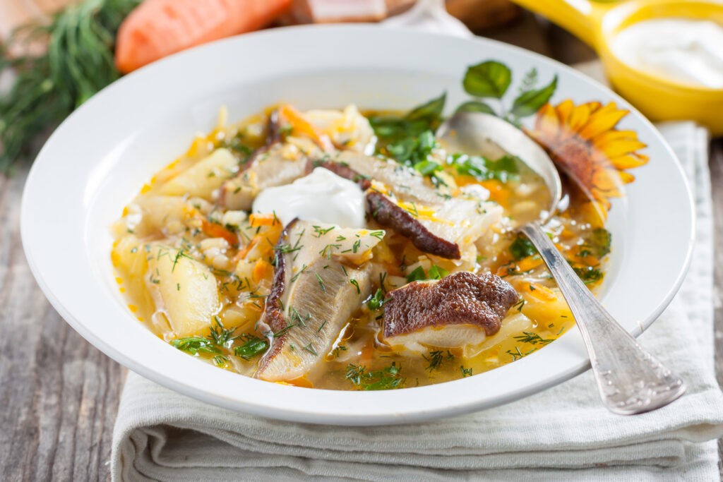 Sopa de Boletus con puntalette y nata agria 1 Lt.