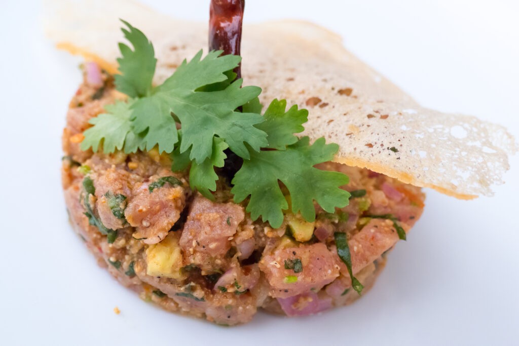 Tartar de atún con mostaza a la antigua y salsa yakitori 500 Gr.