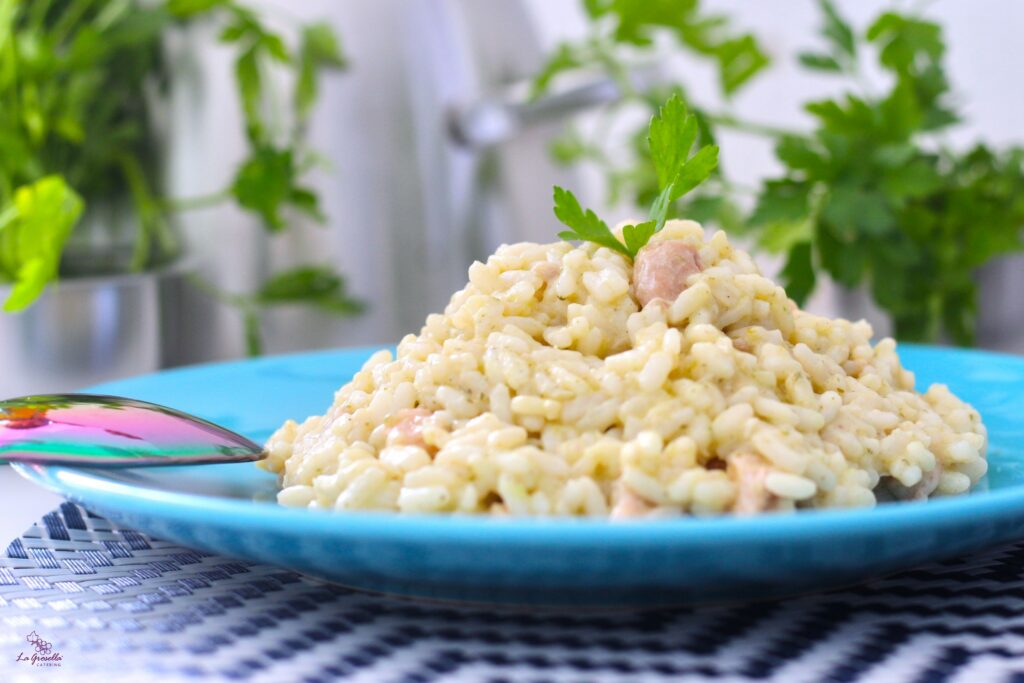 Arroz meloso con pollo al curry verde