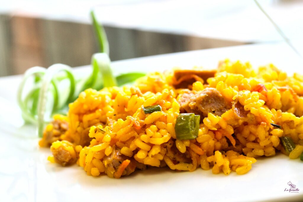 Arroz con butifarra, setas y verduras