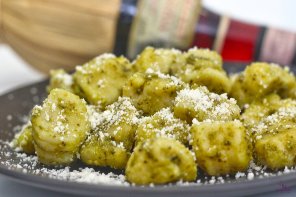 Ñoquis al pesto verde