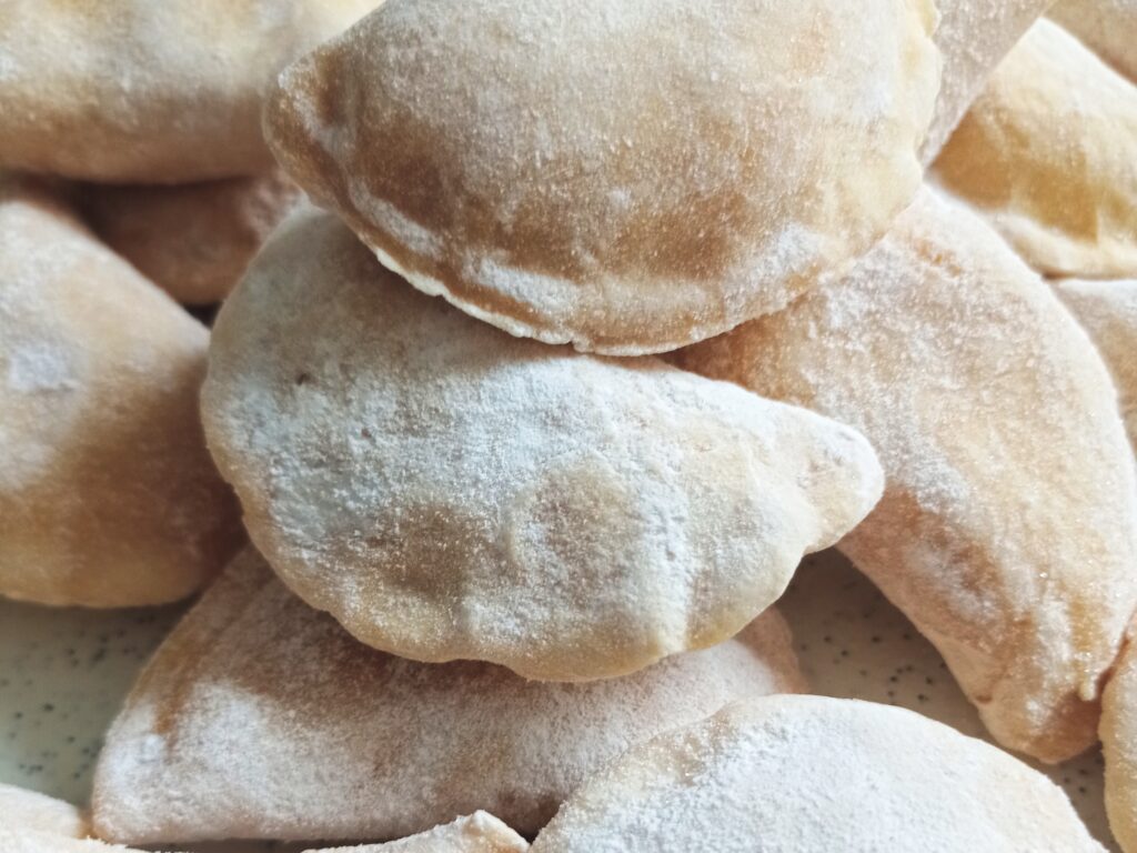 1Kg. de Raviolis rellenos de patata con cebolla frita