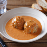 Comida a domicilio - Albóndigas de carne y arroz con salsa mixta