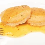 Comida a domicilio - Hamburguesas de salmón con salsa mostaza y eneldo