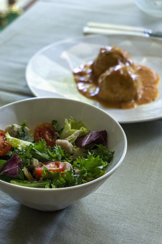 Ensalada verde con alcachofas y mozzarella