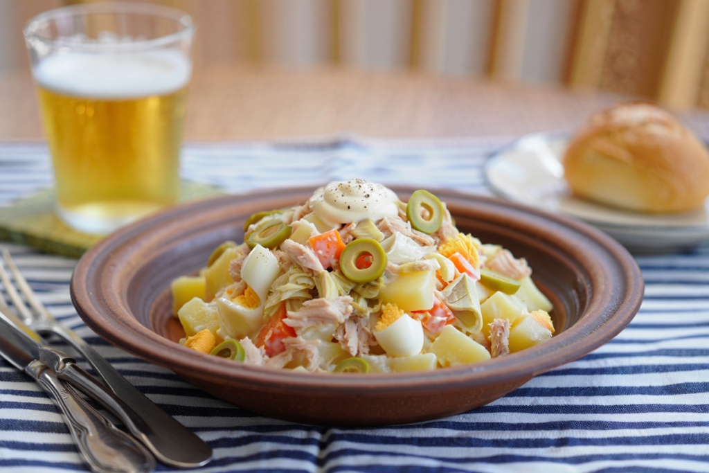 Ensaladilla con atún y alcachofas