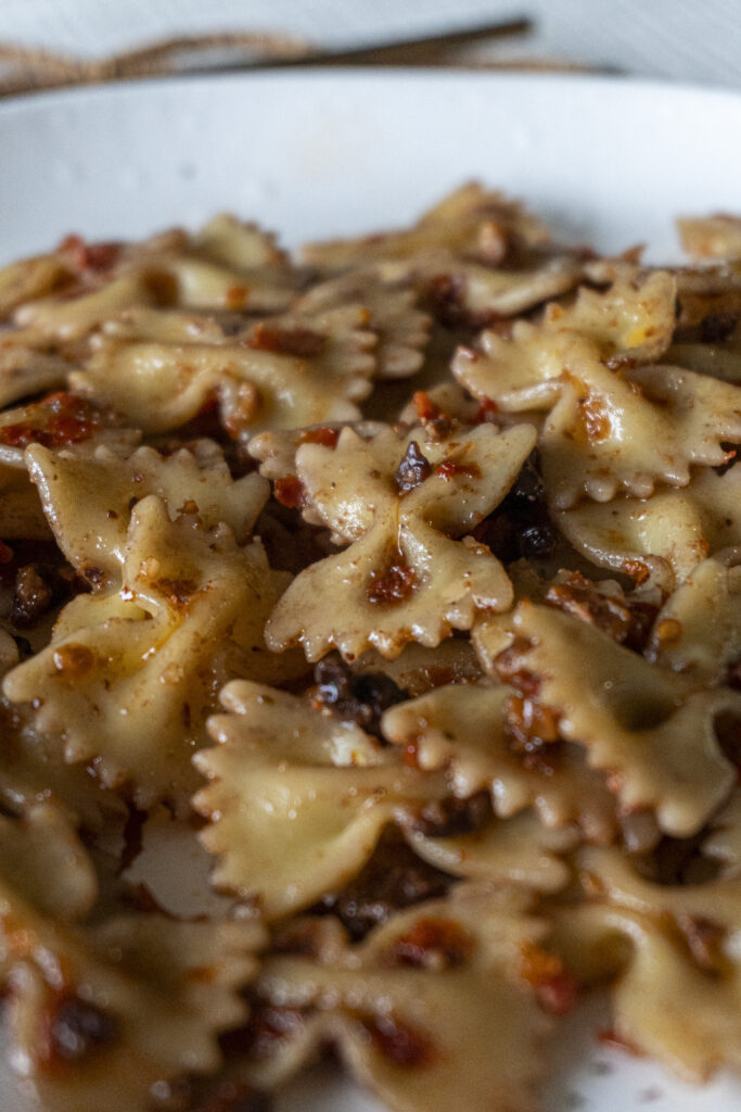 Farfalle al pesto rosso