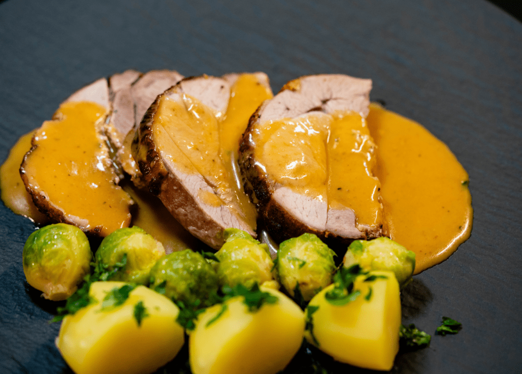 Solomillos de pollo con salsa gravy