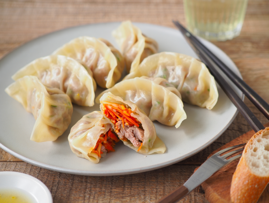 Gyozas de cerdo con kimchi coreano