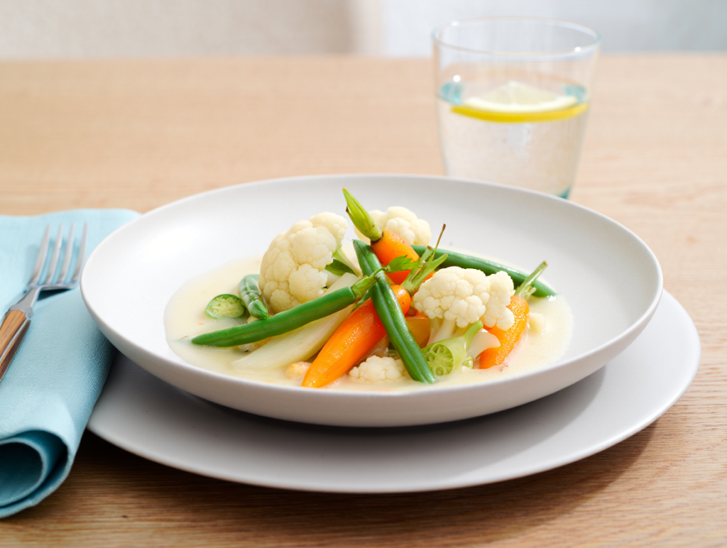 Menestra de verduras con salsa velouté