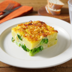 Comida a domicilio - Gratén de patata con brócoli y tres quesos