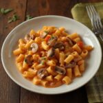Comida a domicilio - Pasta tiburón con salsa mixta y champiñones