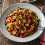 Comida a domicilio - Ragú de pollo con verduras al estilo yakisoba